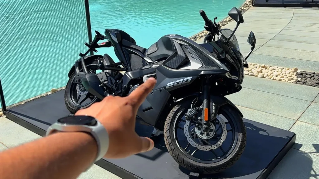Bajaj Pulsar RS200 New Model 2025